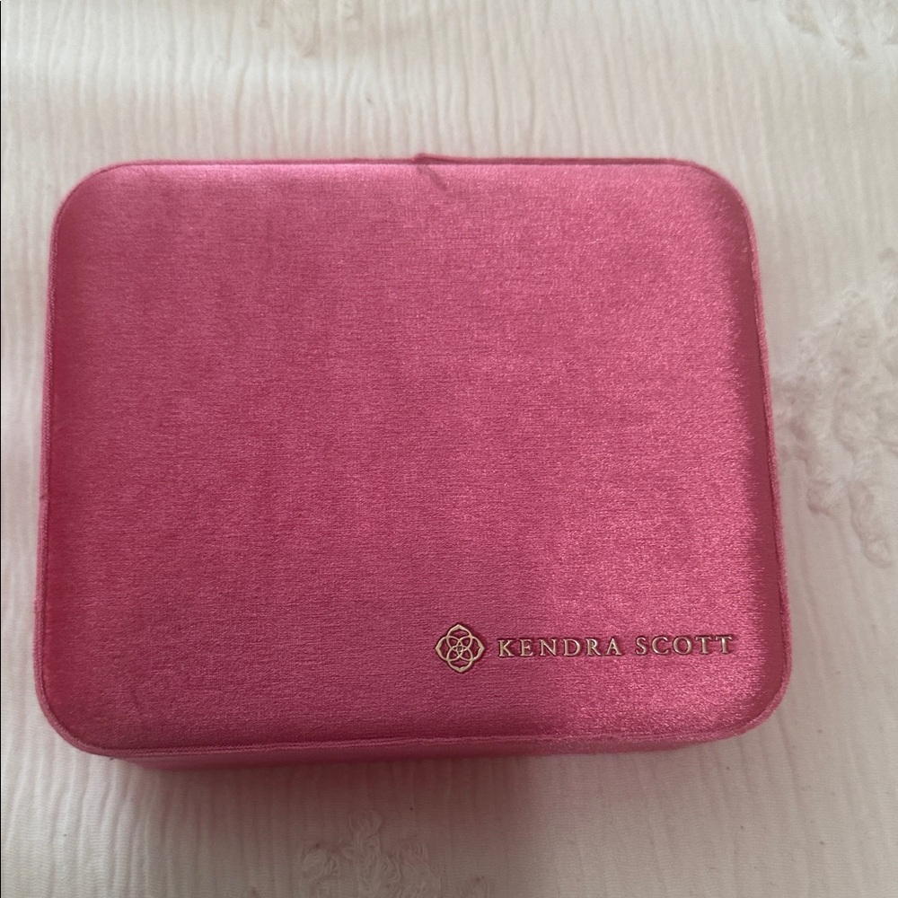 Kendra Scott Fuchsia Jewelry Case